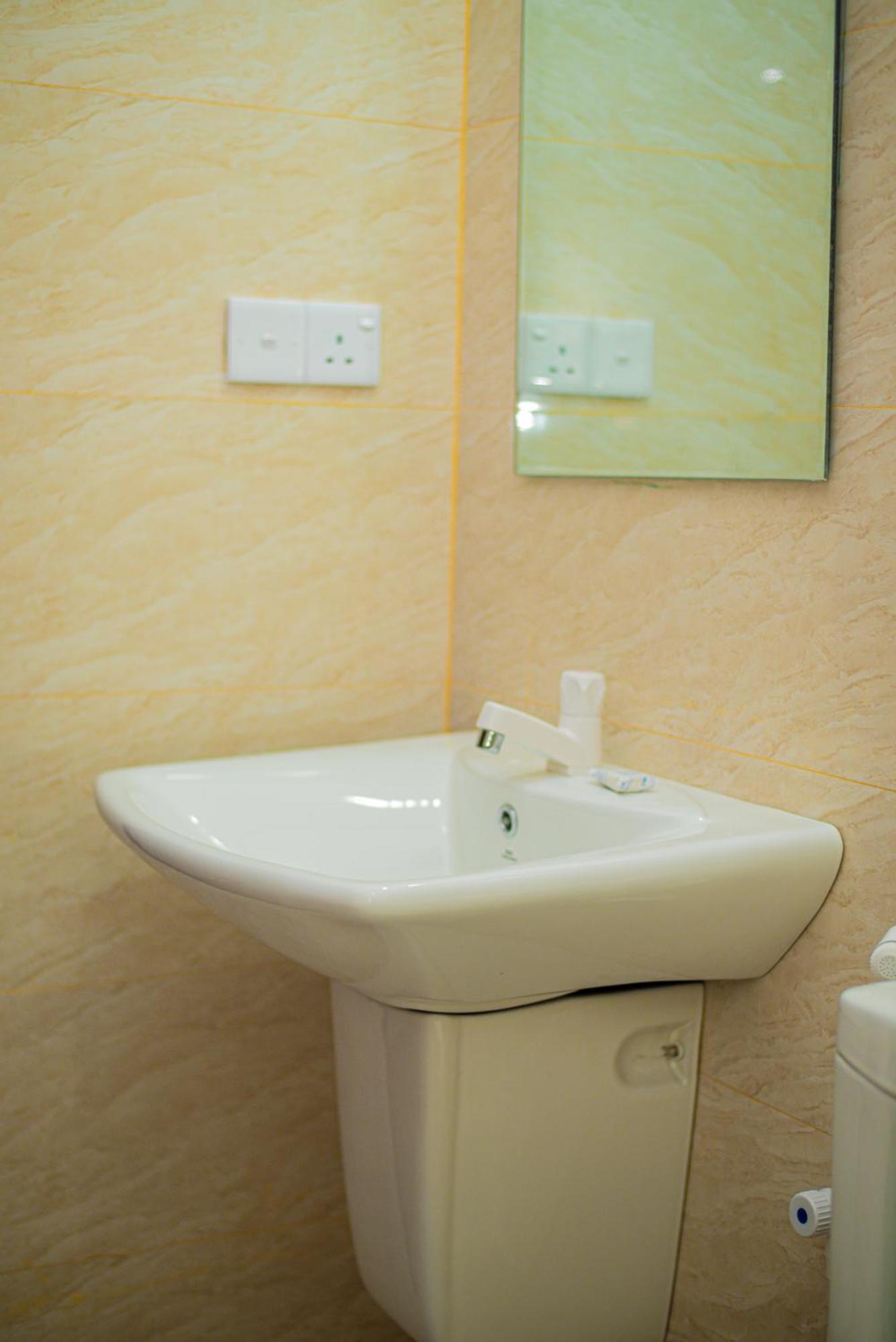 Sundowners Guesthouse Хиккадува Номер фото